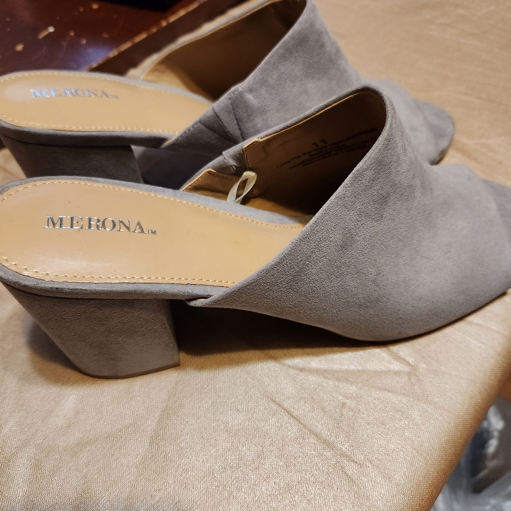 Merona Grey Faux Suede Slip On Mule Slides, Like New